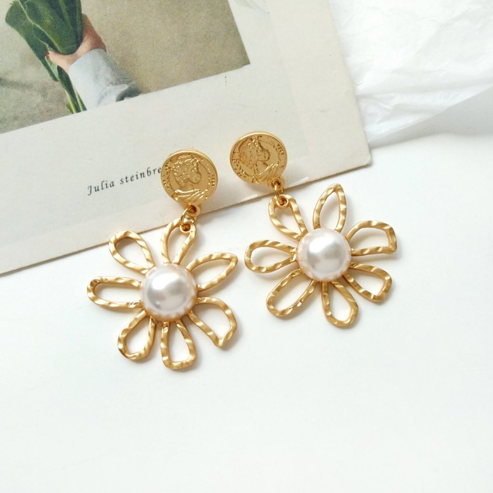 💙💕LAST ONE Sterling Faux Pearl Earrings - Picture 4 of 9